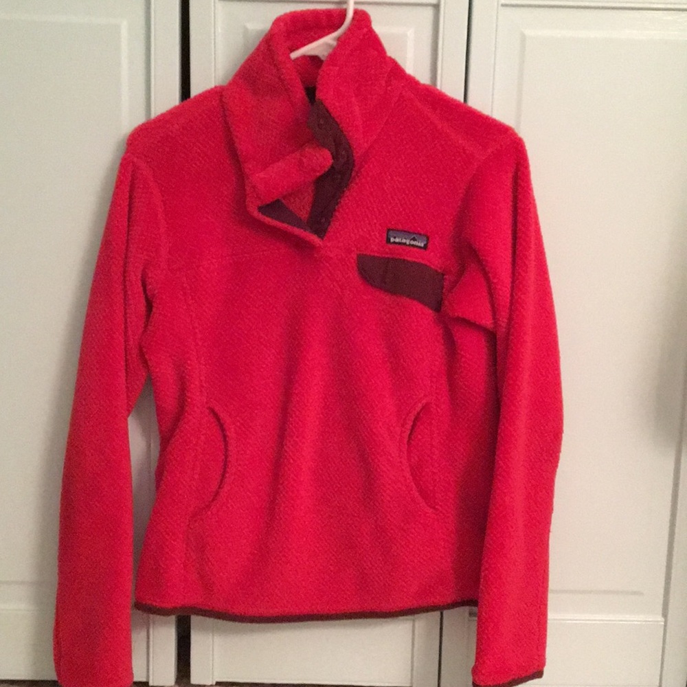 Women’s red Patagonia pullover